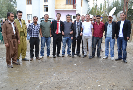 Hakkari'nin Yüksekova ilçesinde 23-25 Eylül 2011 tarihlerinde hayatlarını birleştiren çiftlerimizi sizler için sayfamıza taşıdık.