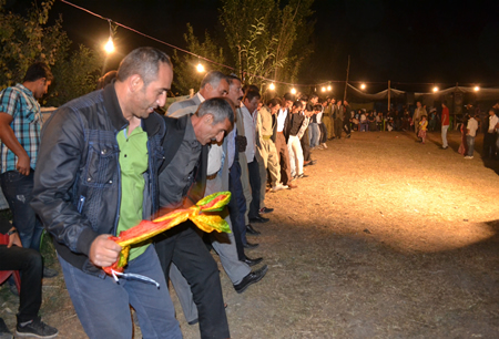 Hakkari'nin Yüksekova ilçesinde 23-25 Eylül 2011 tarihlerinde hayatlarını birleştiren çiftlerimizi sizler için sayfamıza taşıdık.