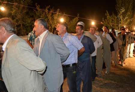 Hakkari'nin Yüksekova ilçesinde 23-25 Eylül 2011 tarihlerinde hayatlarını birleştiren çiftlerimizi sizler için sayfamıza taşıdık.