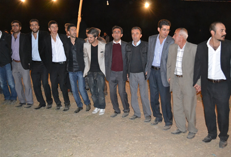 Hakkari'nin Yüksekova ilçesinde 23-25 Eylül 2011 tarihlerinde hayatlarını birleştiren çiftlerimizi sizler için sayfamıza taşıdık.