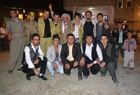 Hakkari'nin Yüksekova ilçesinde 23-25 Eylül 2011 tarihlerinde hayatlarını birleştiren çiftlerimizi sizler için sayfamıza taşıdık.