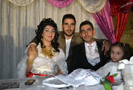 Hakkari'nin Yüksekova ilçesinde 23-25 Eylül 2011 tarihlerinde hayatlarını birleştiren çiftlerimizi sizler için sayfamıza taşıdık.