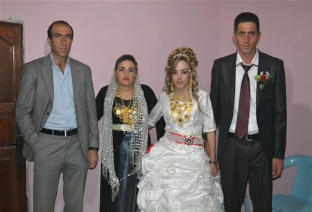 Hakkari'nin Yüksekova ilçesinde 23-25 Eylül 2011 tarihlerinde hayatlarını birleştiren çiftlerimizi sizler için sayfamıza taşıdık.