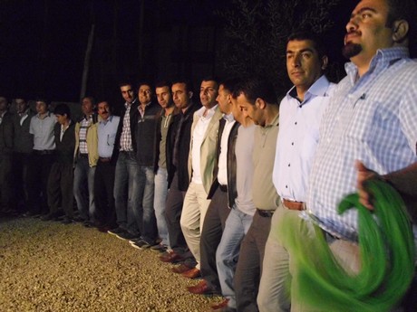 Yüksekova Güncel İmtiyaz Sahibi Cahit Yiğitin  kardeşi Hakim Yiğit yapılan görkemli bir törenle dünya evine girdi.