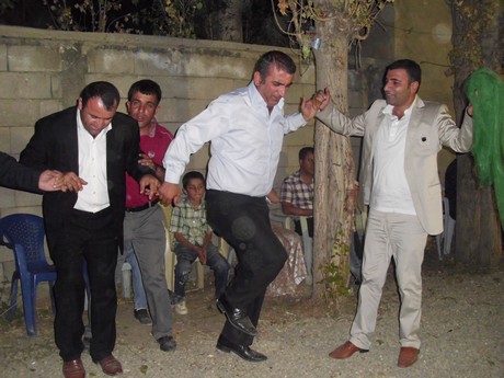 Yüksekova Güncel İmtiyaz Sahibi Cahit Yiğitin  kardeşi Hakim Yiğit yapılan görkemli bir törenle dünya evine girdi.