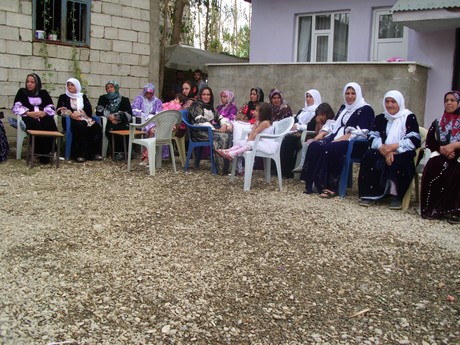 Yüksekova Güncel İmtiyaz Sahibi Cahit Yiğitin  kardeşi Hakim Yiğit yapılan görkemli bir törenle dünya evine girdi.