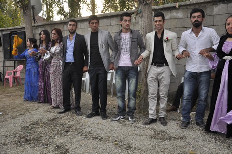 Yüksekova Güncel İmtiyaz Sahibi Cahit Yiğitin  kardeşi Hakim Yiğit yapılan görkemli bir törenle dünya evine girdi.