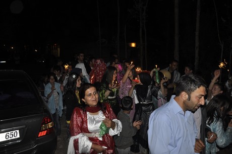 Yüksekova Güncel İmtiyaz Sahibi Cahit Yiğitin  kardeşi Hakim Yiğit yapılan görkemli bir törenle dünya evine girdi.