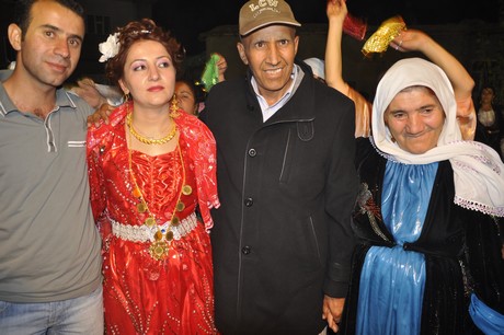 Yüksekova Güncel İmtiyaz Sahibi Cahit Yiğitin  kardeşi Hakim Yiğit yapılan görkemli bir törenle dünya evine girdi.