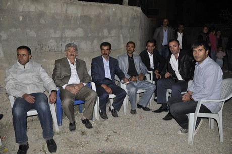 Yüksekova Güncel İmtiyaz Sahibi Cahit Yiğitin  kardeşi Hakim Yiğit yapılan görkemli bir törenle dünya evine girdi.