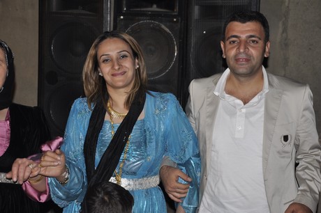 Yüksekova Güncel İmtiyaz Sahibi Cahit Yiğitin  kardeşi Hakim Yiğit yapılan görkemli bir törenle dünya evine girdi.