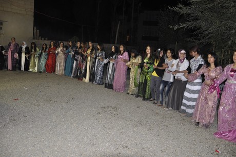 Yüksekova Güncel İmtiyaz Sahibi Cahit Yiğitin  kardeşi Hakim Yiğit yapılan görkemli bir törenle dünya evine girdi.