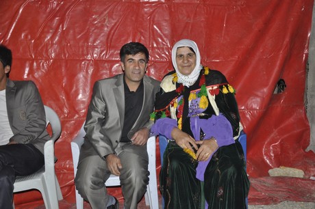 Yüksekova Güncel İmtiyaz Sahibi Cahit Yiğitin  kardeşi Hakim Yiğit yapılan görkemli bir törenle dünya evine girdi.