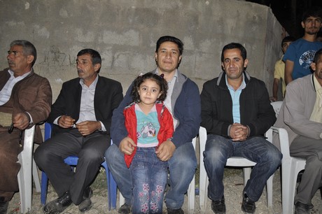 Yüksekova Güncel İmtiyaz Sahibi Cahit Yiğitin  kardeşi Hakim Yiğit yapılan görkemli bir törenle dünya evine girdi.