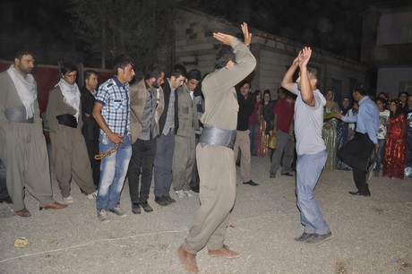 Yüksekova Güncel İmtiyaz Sahibi Cahit Yiğitin  kardeşi Hakim Yiğit yapılan görkemli bir törenle dünya evine girdi.
