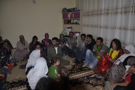 Yüksekova Güncel İmtiyaz Sahibi Cahit Yiğitin  kardeşi Hakim Yiğit yapılan görkemli bir törenle dünya evine girdi.