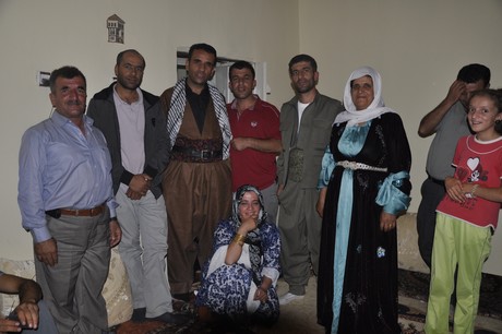 Yüksekova Güncel İmtiyaz Sahibi Cahit Yiğitin  kardeşi Hakim Yiğit yapılan görkemli bir törenle dünya evine girdi.