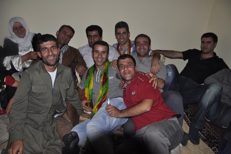 Yüksekova Güncel İmtiyaz Sahibi Cahit Yiğitin  kardeşi Hakim Yiğit yapılan görkemli bir törenle dünya evine girdi.