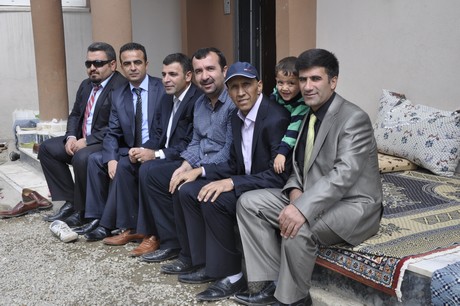 Yüksekova Güncel İmtiyaz Sahibi Cahit Yiğitin  kardeşi Hakim Yiğit yapılan görkemli bir törenle dünya evine girdi.