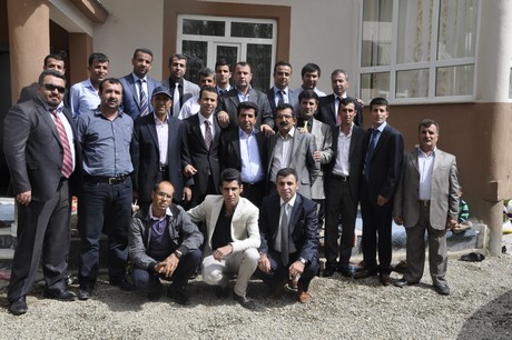 Yüksekova Güncel İmtiyaz Sahibi Cahit Yiğitin  kardeşi Hakim Yiğit yapılan görkemli bir törenle dünya evine girdi.