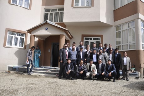 Yüksekova Güncel İmtiyaz Sahibi Cahit Yiğitin  kardeşi Hakim Yiğit yapılan görkemli bir törenle dünya evine girdi.