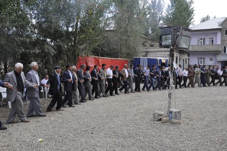 Yüksekova Güncel İmtiyaz Sahibi Cahit Yiğitin  kardeşi Hakim Yiğit yapılan görkemli bir törenle dünya evine girdi.