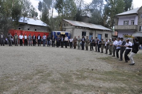 Yüksekova Güncel İmtiyaz Sahibi Cahit Yiğitin  kardeşi Hakim Yiğit yapılan görkemli bir törenle dünya evine girdi.