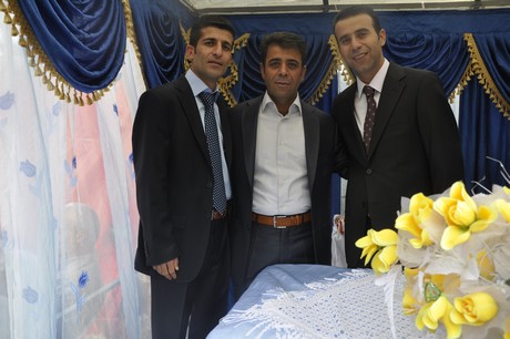 Yüksekova Güncel İmtiyaz Sahibi Cahit Yiğitin  kardeşi Hakim Yiğit yapılan görkemli bir törenle dünya evine girdi.