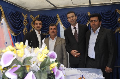 Yüksekova Güncel İmtiyaz Sahibi Cahit Yiğitin  kardeşi Hakim Yiğit yapılan görkemli bir törenle dünya evine girdi.