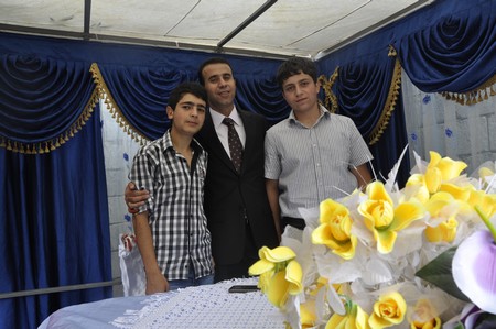 Yüksekova Güncel İmtiyaz Sahibi Cahit Yiğitin  kardeşi Hakim Yiğit yapılan görkemli bir törenle dünya evine girdi.