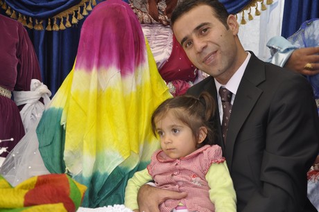 Yüksekova Güncel İmtiyaz Sahibi Cahit Yiğitin  kardeşi Hakim Yiğit yapılan görkemli bir törenle dünya evine girdi.