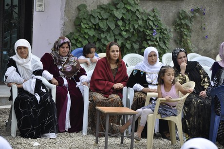 Yüksekova Güncel İmtiyaz Sahibi Cahit Yiğitin  kardeşi Hakim Yiğit yapılan görkemli bir törenle dünya evine girdi.