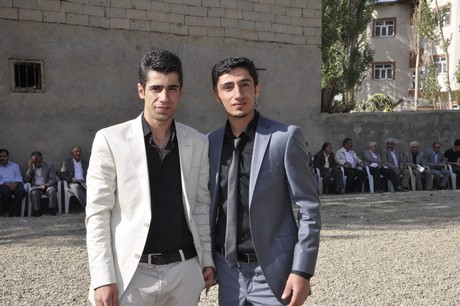 Yüksekova Güncel İmtiyaz Sahibi Cahit Yiğitin  kardeşi Hakim Yiğit yapılan görkemli bir törenle dünya evine girdi.