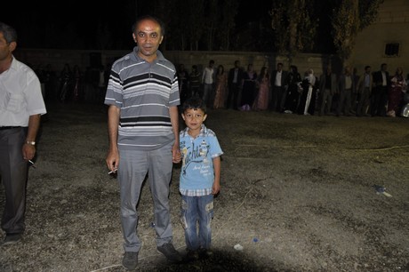 Yüksekova Güncel İmtiyaz Sahibi Cahit Yiğitin  kardeşi Hakim Yiğit yapılan görkemli bir törenle dünya evine girdi.