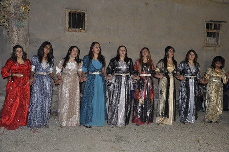 Yüksekova Güncel İmtiyaz Sahibi Cahit Yiğitin  kardeşi Hakim Yiğit yapılan görkemli bir törenle dünya evine girdi.