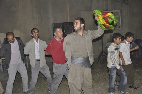 Yüksekova Güncel İmtiyaz Sahibi Cahit Yiğitin  kardeşi Hakim Yiğit yapılan görkemli bir törenle dünya evine girdi.