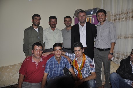 Yüksekova Güncel İmtiyaz Sahibi Cahit Yiğitin  kardeşi Hakim Yiğit yapılan görkemli bir törenle dünya evine girdi.