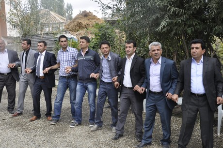 Yüksekova Güncel İmtiyaz Sahibi Cahit Yiğitin  kardeşi Hakim Yiğit yapılan görkemli bir törenle dünya evine girdi.