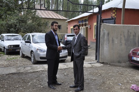 Yüksekova Güncel İmtiyaz Sahibi Cahit Yiğitin  kardeşi Hakim Yiğit yapılan görkemli bir törenle dünya evine girdi.