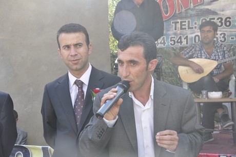 Yüksekova Güncel İmtiyaz Sahibi Cahit Yiğitin  kardeşi Hakim Yiğit yapılan görkemli bir törenle dünya evine girdi.