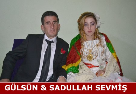 Hakkari'nin Yüksekova ilçesinde 02-10.2011 Ekim Dünya evine giren bazı çiftlerimizi sizler için sayfamıza taşıdık. Yüksekova Güncel ailesi olarak tüm çiftlerimize mutluluklar dileriz.