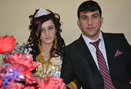 Hakkari'nin Yüksekova ilçesinde 02-10.2011 Ekim Dünya evine giren bazı çiftlerimizi sizler için sayfamıza taşıdık. Yüksekova Güncel ailesi olarak tüm çiftlerimize mutluluklar dileriz.