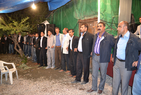 Hakkari'nin Yüksekova ilçesinde 02-10.2011 Ekim Dünya evine giren bazı çiftlerimizi sizler için sayfamıza taşıdık. Yüksekova Güncel ailesi olarak tüm çiftlerimize mutluluklar dileriz.