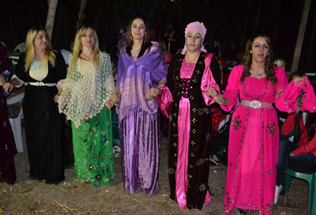 Hakkari'nin Yüksekova ilçesinde 02-10.2011 Ekim Dünya evine giren bazı çiftlerimizi sizler için sayfamıza taşıdık. Yüksekova Güncel ailesi olarak tüm çiftlerimize mutluluklar dileriz.