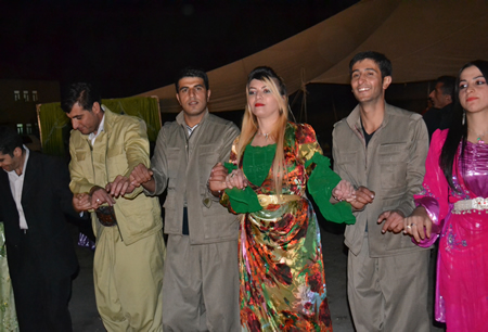Hakkari'nin Yüksekova ilçesinde 02-10.2011 Ekim Dünya evine giren bazı çiftlerimizi sizler için sayfamıza taşıdık. Yüksekova Güncel ailesi olarak tüm çiftlerimize mutluluklar dileriz.