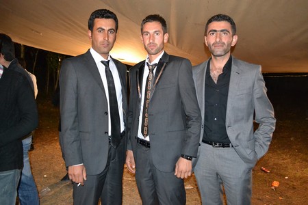 Hakkari'nin Yüksekova ilçesinde 02-10.2011 Ekim Dünya evine giren bazı çiftlerimizi sizler için sayfamıza taşıdık. Yüksekova Güncel ailesi olarak tüm çiftlerimize mutluluklar dileriz.