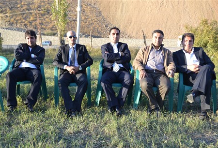 Hakkari'nin Yüksekova ilçesinde 08-09-10.2011 Ekim Dünya evine giren bazı çiftlerimizi sizler için sayfamıza taşıdık. Yüksekova Güncel ailesi olarak tüm çiftlerimize mutluluklar dileriz.