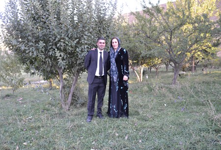 Hakkari'nin Yüksekova ilçesinde 08-09-10.2011 Ekim Dünya evine giren bazı çiftlerimizi sizler için sayfamıza taşıdık. Yüksekova Güncel ailesi olarak tüm çiftlerimize mutluluklar dileriz.