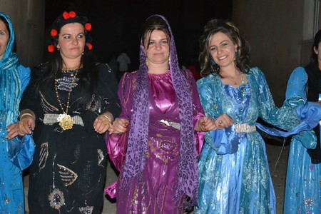 Hakkari'nin Yüksekova ilçesinde 08-09-10.2011 Ekim Dünya evine giren bazı çiftlerimizi sizler için sayfamıza taşıdık. Yüksekova Güncel ailesi olarak tüm çiftlerimize mutluluklar dileriz.