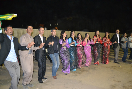 Hakkari'nin Yüksekova ilçesinde 08-09-10.2011 Ekim Dünya evine giren bazı çiftlerimizi sizler için sayfamıza taşıdık. Yüksekova Güncel ailesi olarak tüm çiftlerimize mutluluklar dileriz.